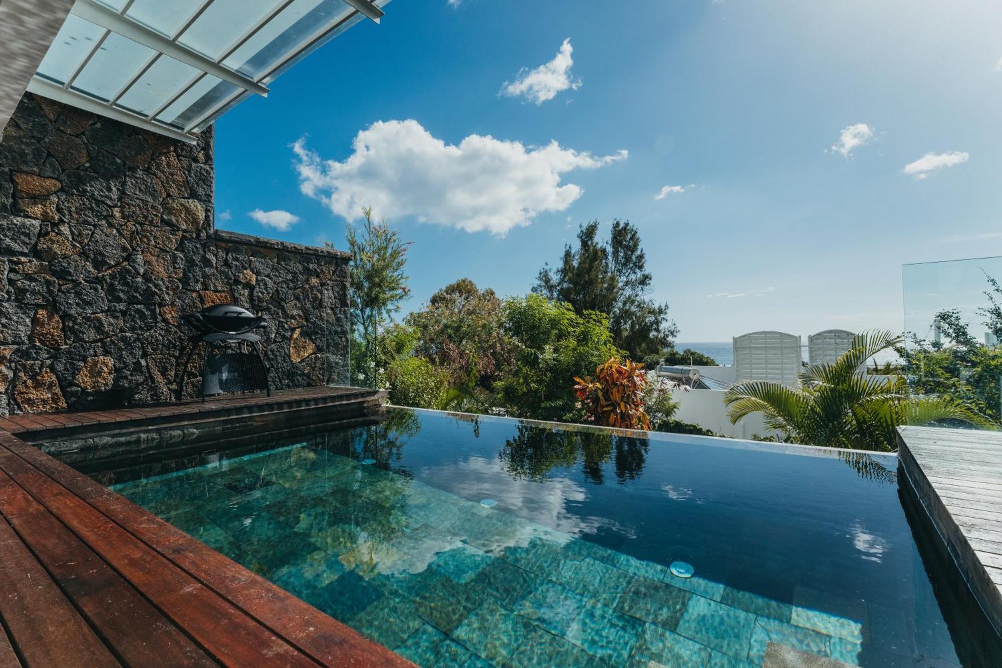 Appartement De Luxe Piscine Et Vue Mer Rivière Noire Esterno foto