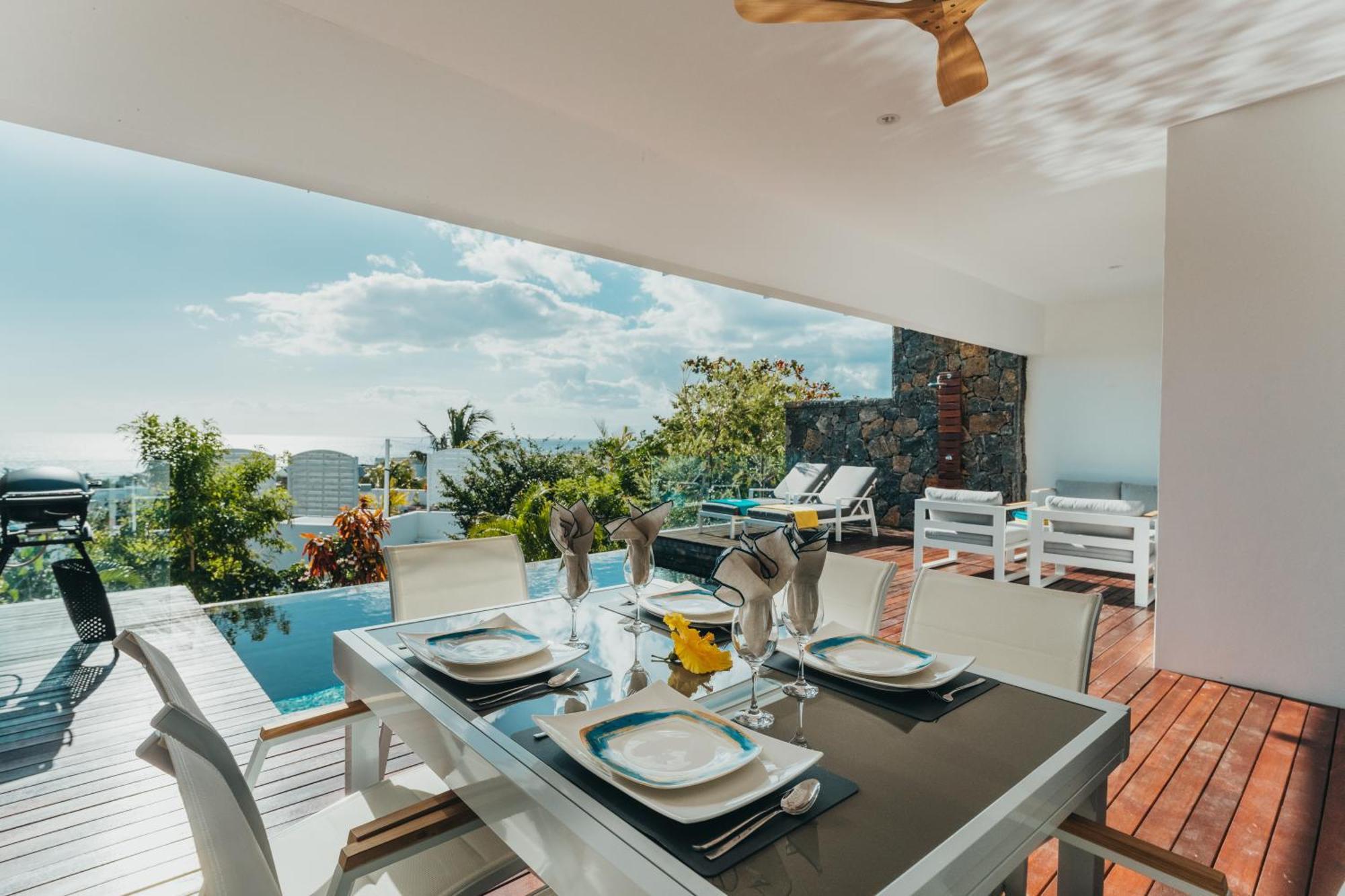 Appartement De Luxe Piscine Et Vue Mer Rivière Noire Esterno foto