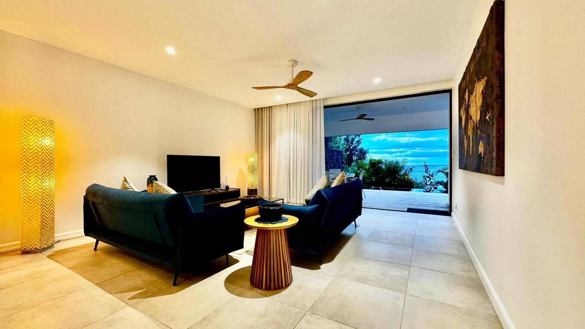 Appartement De Luxe Piscine Et Vue Mer Rivière Noire Esterno foto