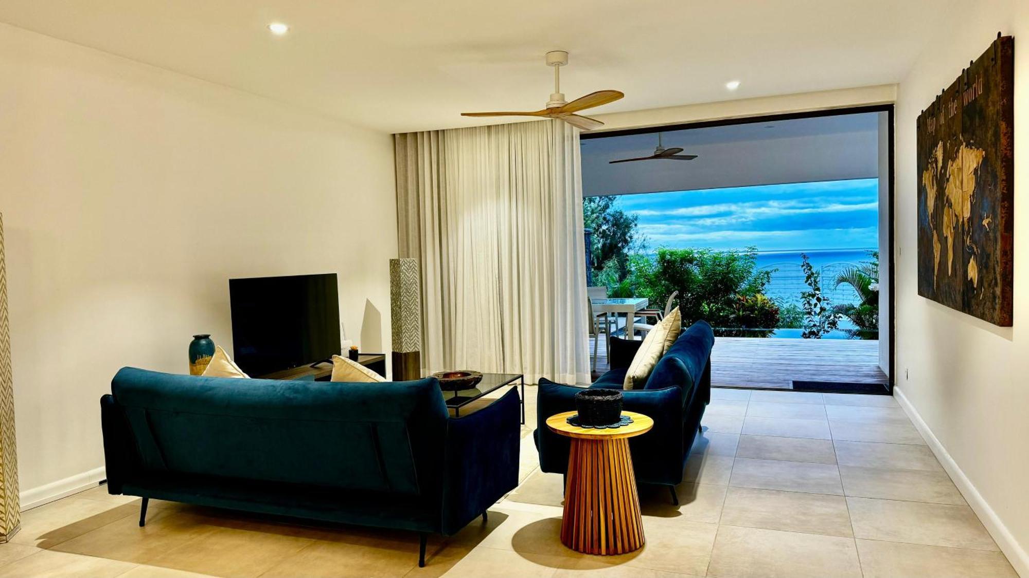 Appartement De Luxe Piscine Et Vue Mer Rivière Noire Esterno foto