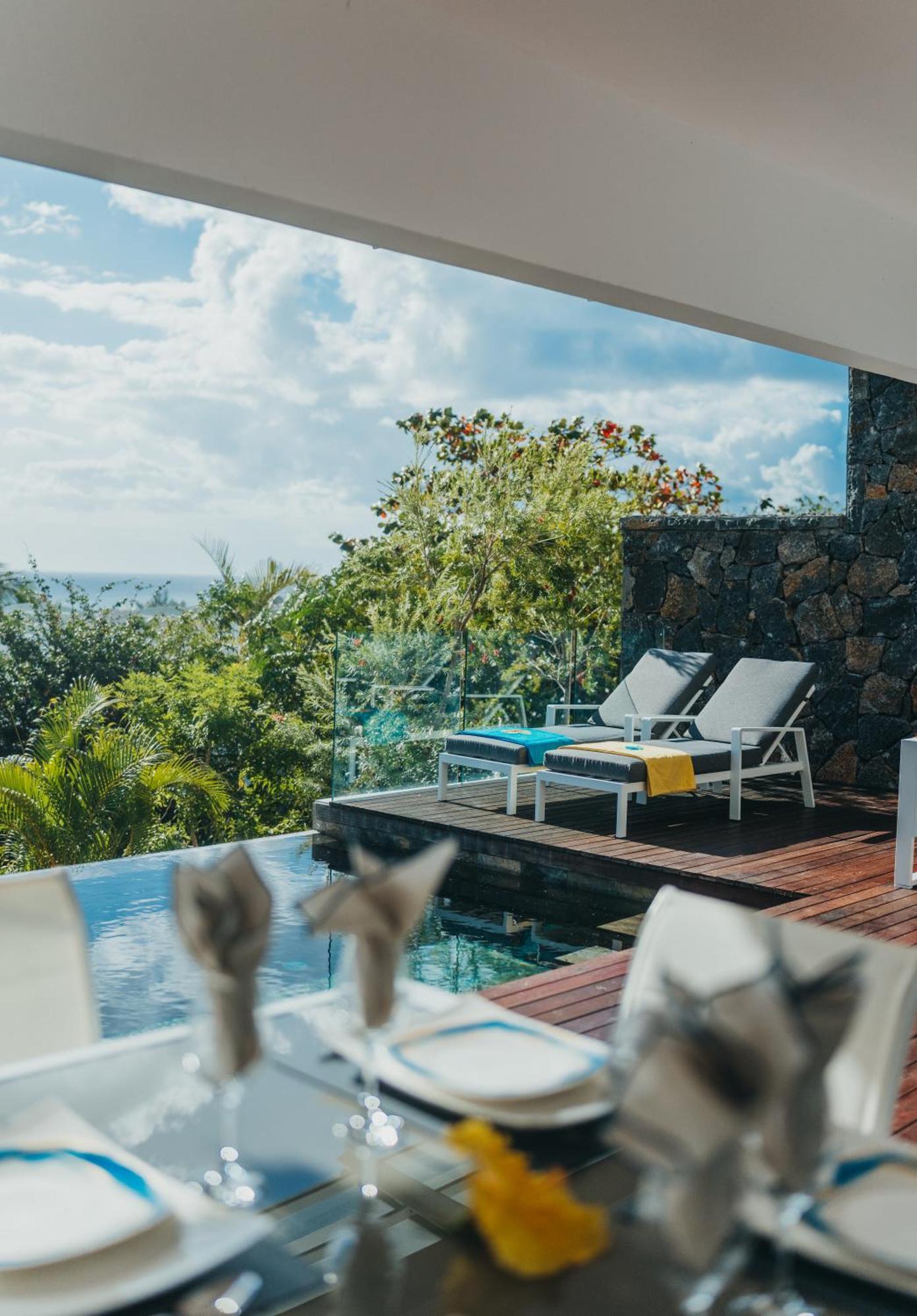 Appartement De Luxe Piscine Et Vue Mer Rivière Noire Esterno foto